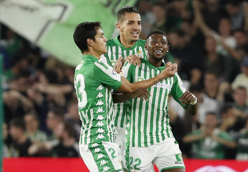 El Betis consiguió un triunfo que los sacó del fondo de la tabla genera; ahora ocupan la posición 15. FOTO: @LaLiga