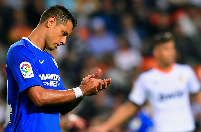 Chicharito se esforzó, pero no pudo anotar. Foto: AFP
