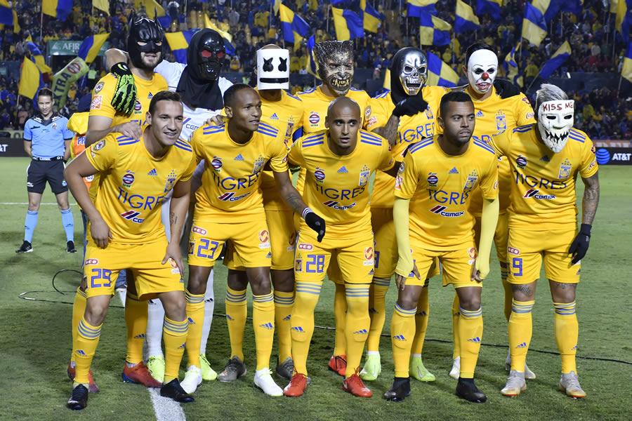 Los jugadores felinos se sumaron a la fiebre del día de muertos. FOTO: Imago7.