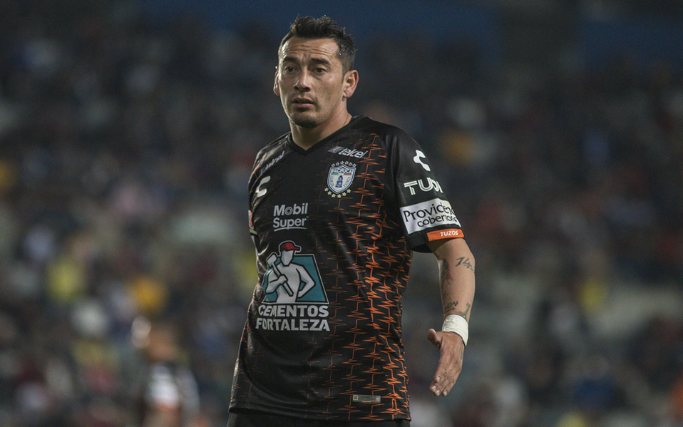 Rubens Sambueza no pudo pesar y fue sustituido (Imago7)