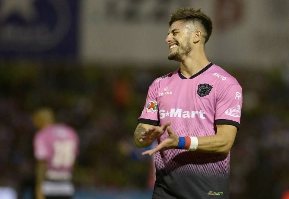 Ángelo Sagal | FC Juárez | Era la "bomba" de los Bravos pero tiene más tarjetas (tres) que goles (dos).