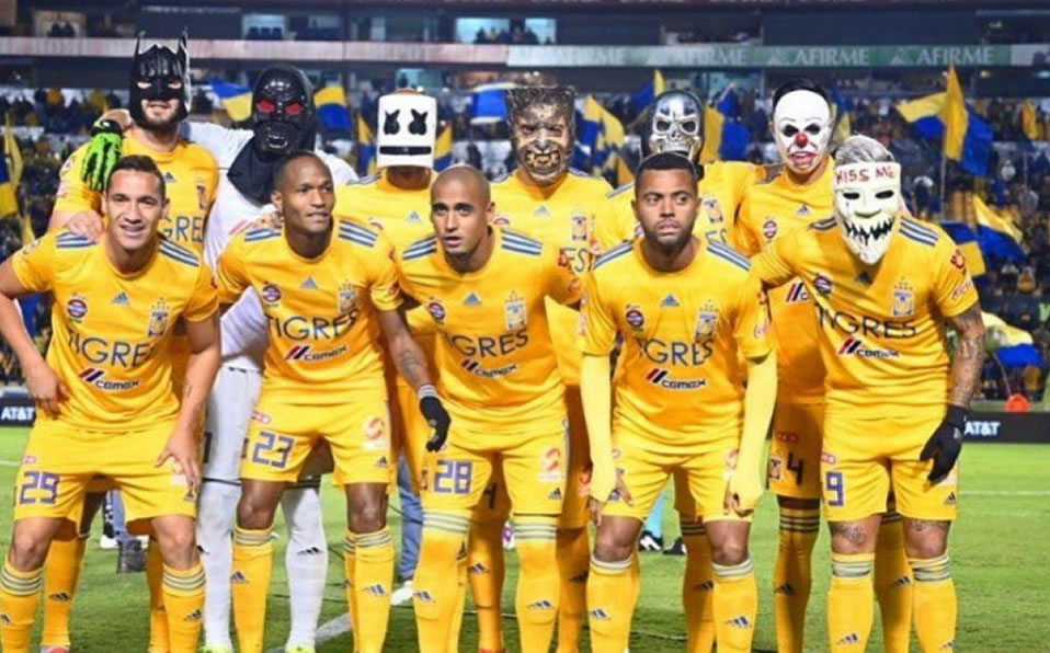 Los felinos celebraron en la cancha Halloween. (Tigres)