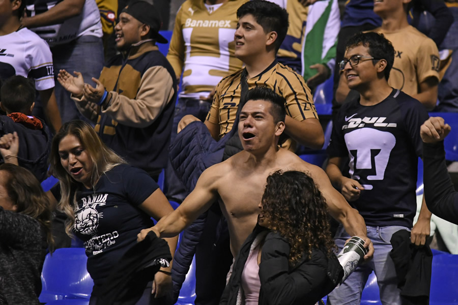 Pocos aficionados de Pumas se dieron cita en el Cuauhtémoc. (Foto: Imago 7)