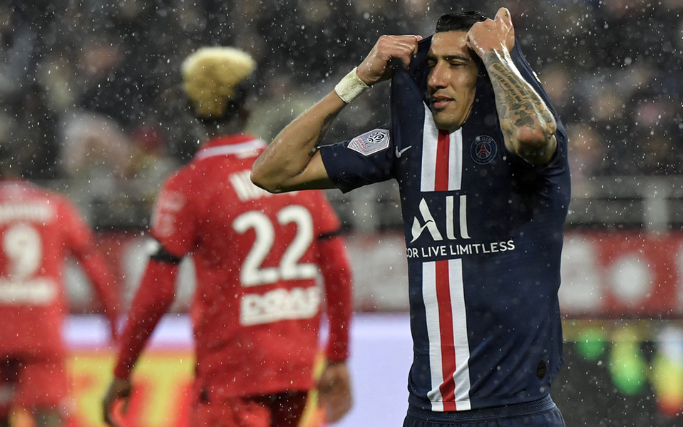 Di María se lamentó por la derrota (AFP)
