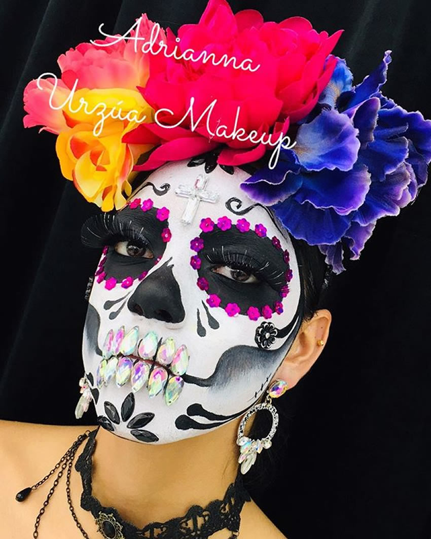 La tradición de las catrinas en Día de Muertos se mantiene. Foto: @adriannaurzua