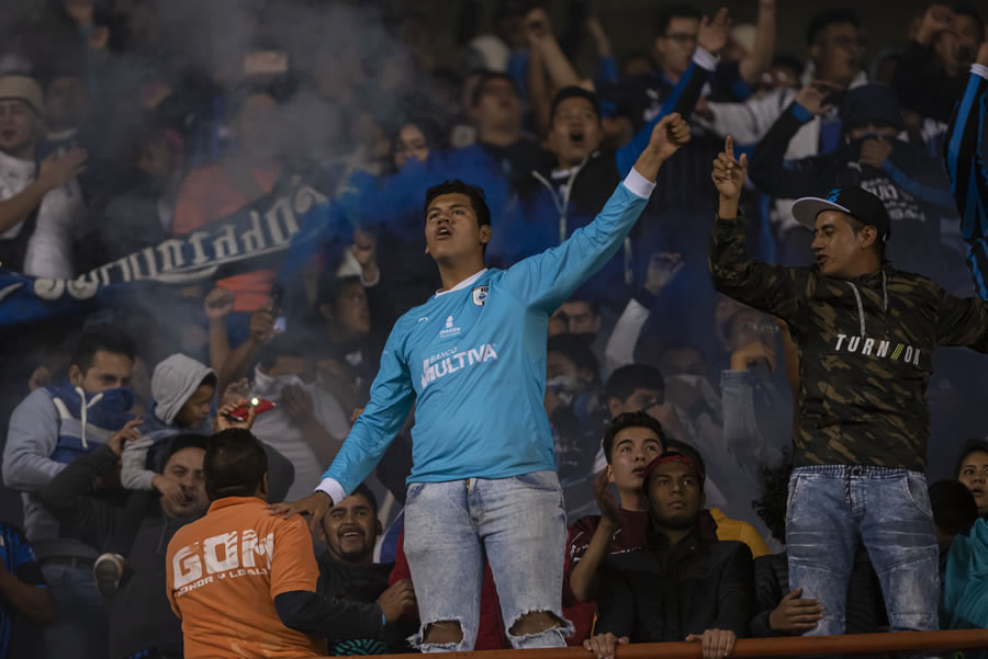 Los aficionados queretanos se volvieron a colar al inmueble pese al castigo que les puso la Liga MX. FOTO:  IMAGO7.