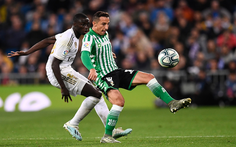 Andrés Guardado dio orden al mediocampo (AFP)
