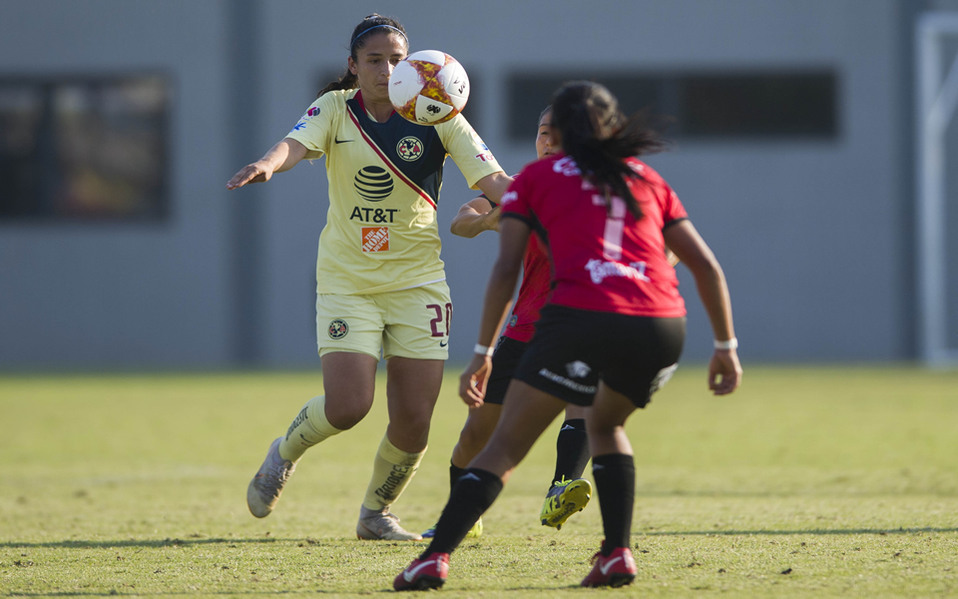 La mediocampista siempre peleó cada pelota (MEXSPORT)