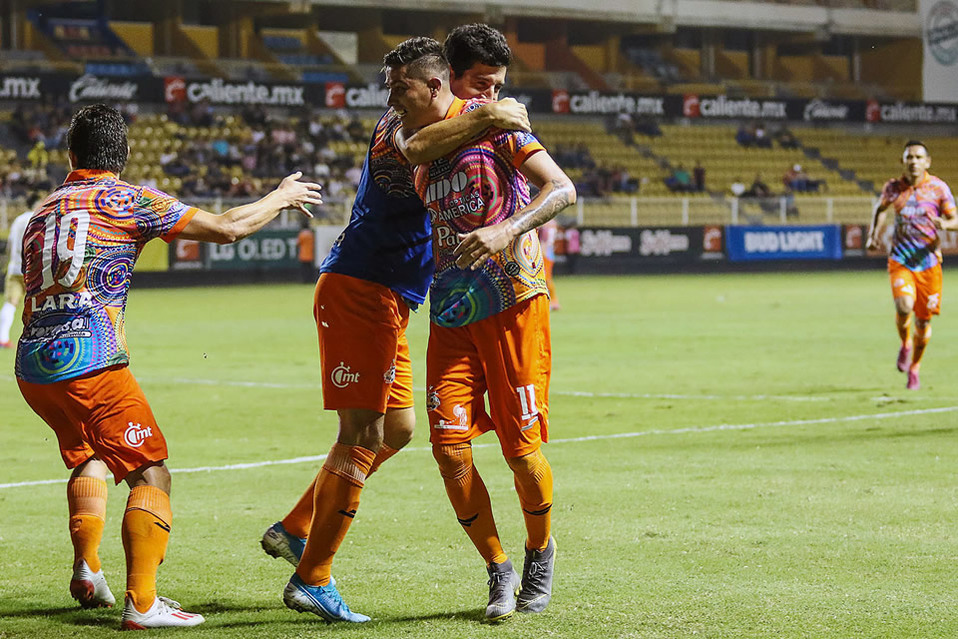 Los oaxaqueños fueron a Culiacán y le pegaron al Gran Pez  (FOTO: Imago7)