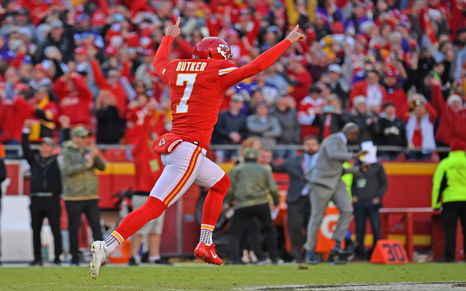 Harrison Butker fue el héroe del juego (AFP)