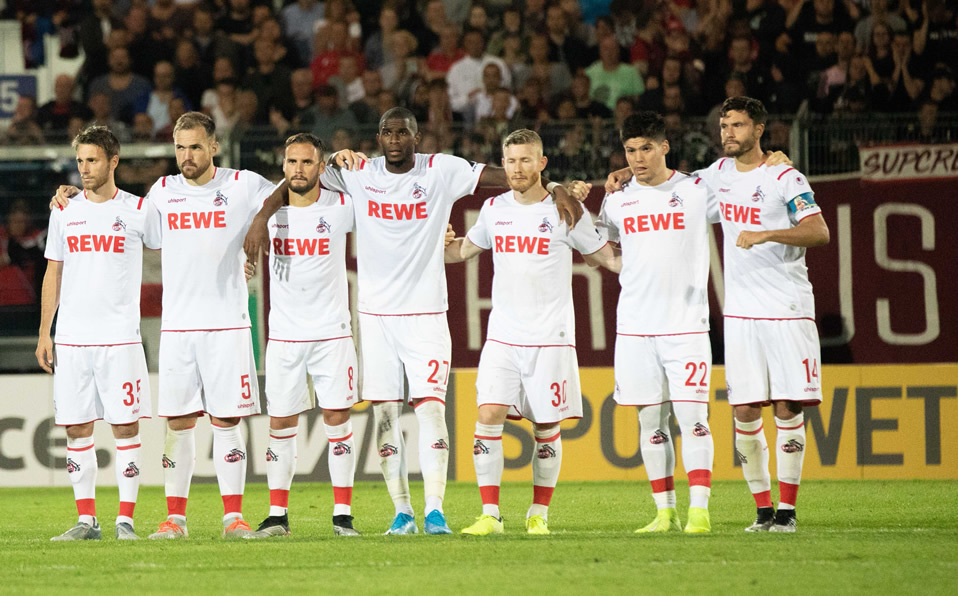 Los jugadores del Colonia se disculparon con su afición tras la derrota. (Foto: @fckoeln)