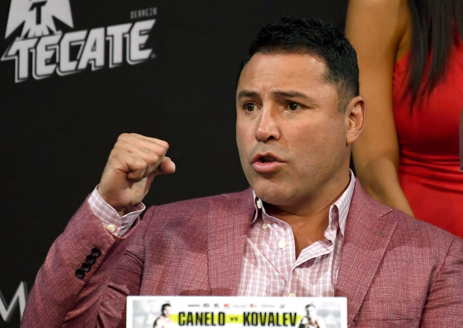 Oscar de la Hoya busca reconciliarse con Álvarez. (Foto: AFP)