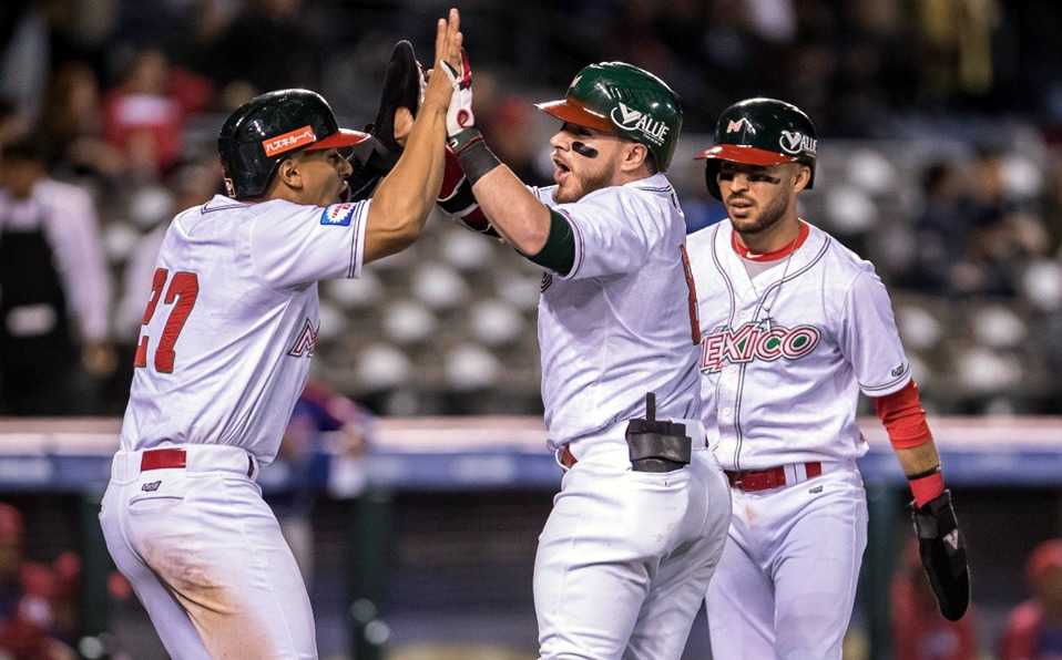 Quiroz pegó su tercer home run en el escenario tapatío con la Selección Mexicana. (Foto: @charrosbeisbol)