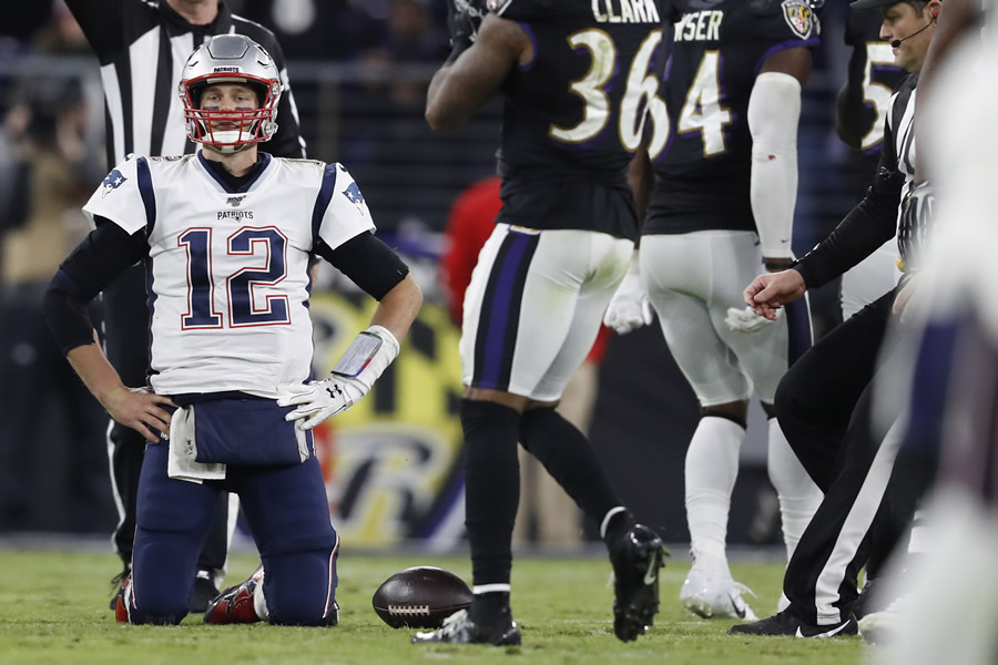 Tom Brady tuvo una noche complicada en Baltimore. (Foto: AFP)