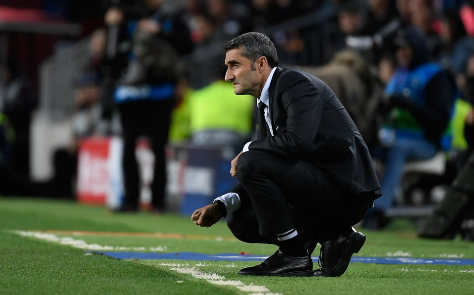 Ernesto Valverde vive su peor momento como DT del Barcelona. (Foto: AFP)