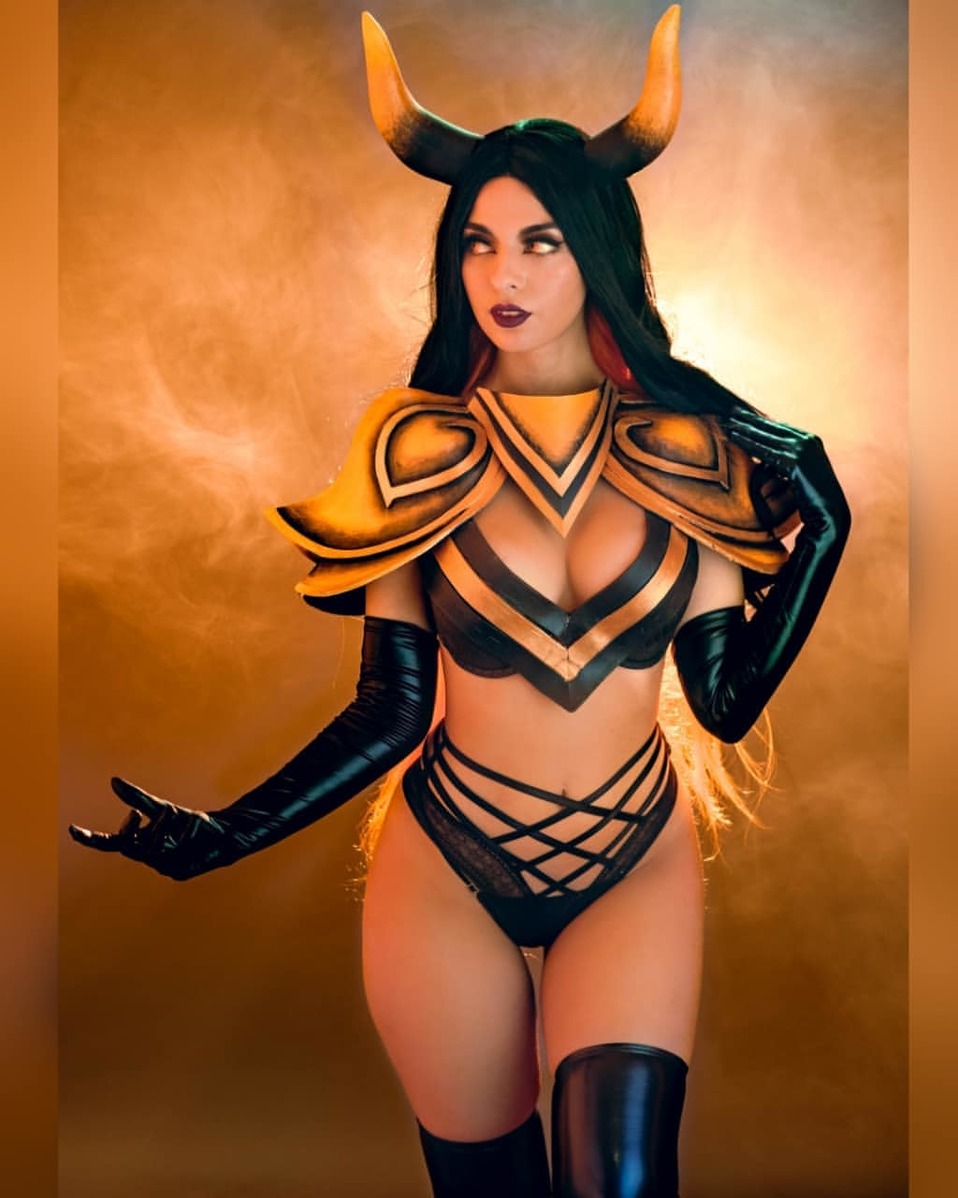 La bella cosplayer que sorprende con sus disfraces. (Foto: @vkryp)