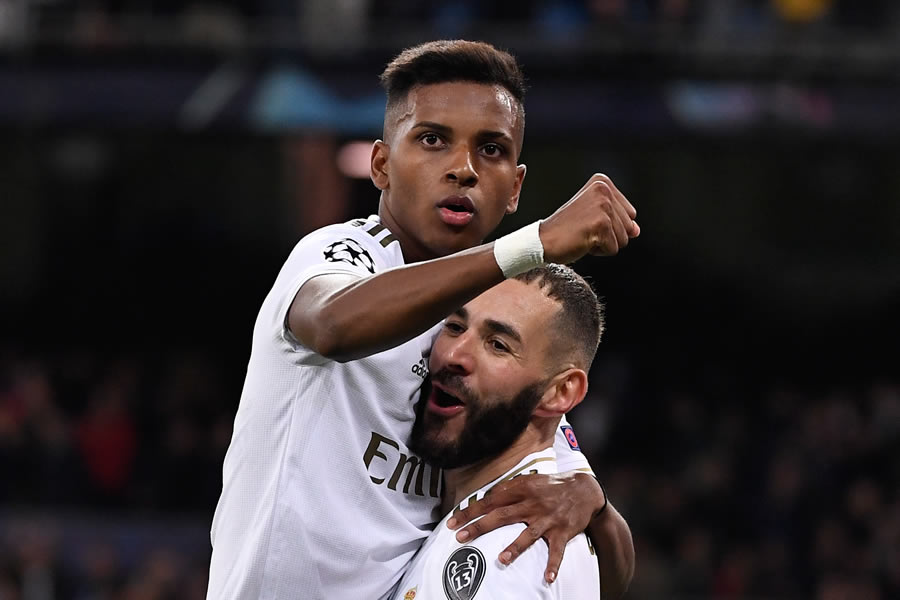 El brasileño Rodrygo se lució con su triplete de hoy en el Santiago Bernabéu. FOTO: AFP.