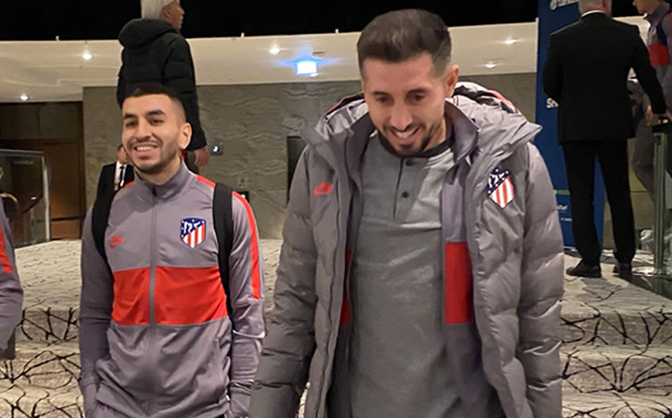 La llegada del mexicano a la casa del Leverkusen. (Atlético de Madrid)