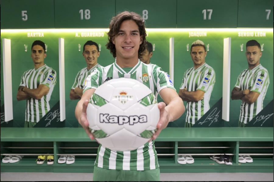 Diego Lainez no ha podido ganarse la titularidad con el Real Betis. FOTO: realbetisbalompie.es