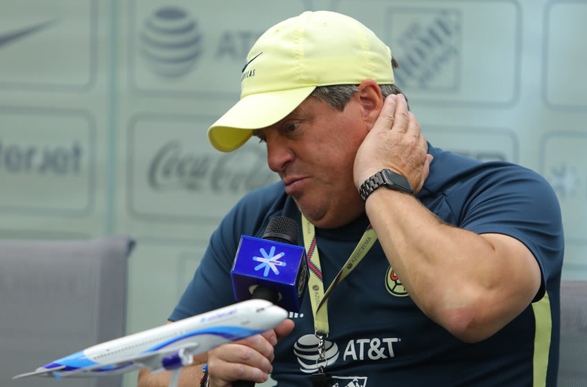 Miguel Herrera sabe que su continuidad no depende del título. Foto: Imago7