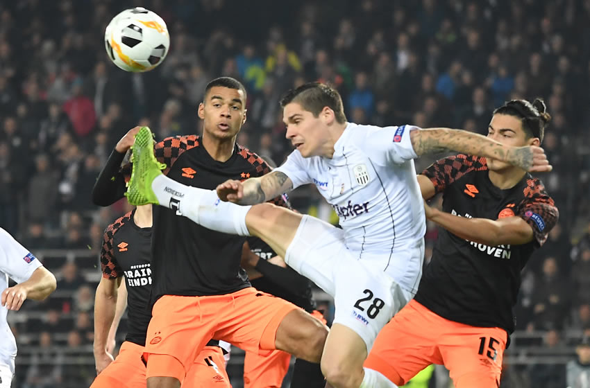 PSV y Erick Gutiérrez se complicaron la vida. Foto: AFP