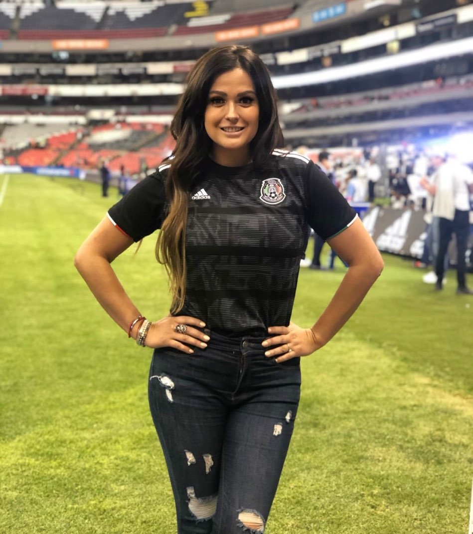 Apoyando al Tri en el Azteca. (Marianaecheve)