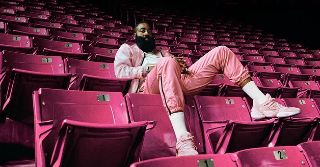 En dicha temporada, Harden logró promedios de 30.4 puntos, 8.8 asistencias y 5.4 rebotes. Su ritmo lo colocó en la élite de la NBA. (Foto: jharden13)