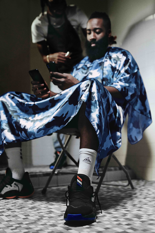 Hace una semana, tras un inicio fulgurante, promedia 36.8 puntos por encuentro.  Desquita los 28.3 millones de dólares que percibe al año. (Adidas)