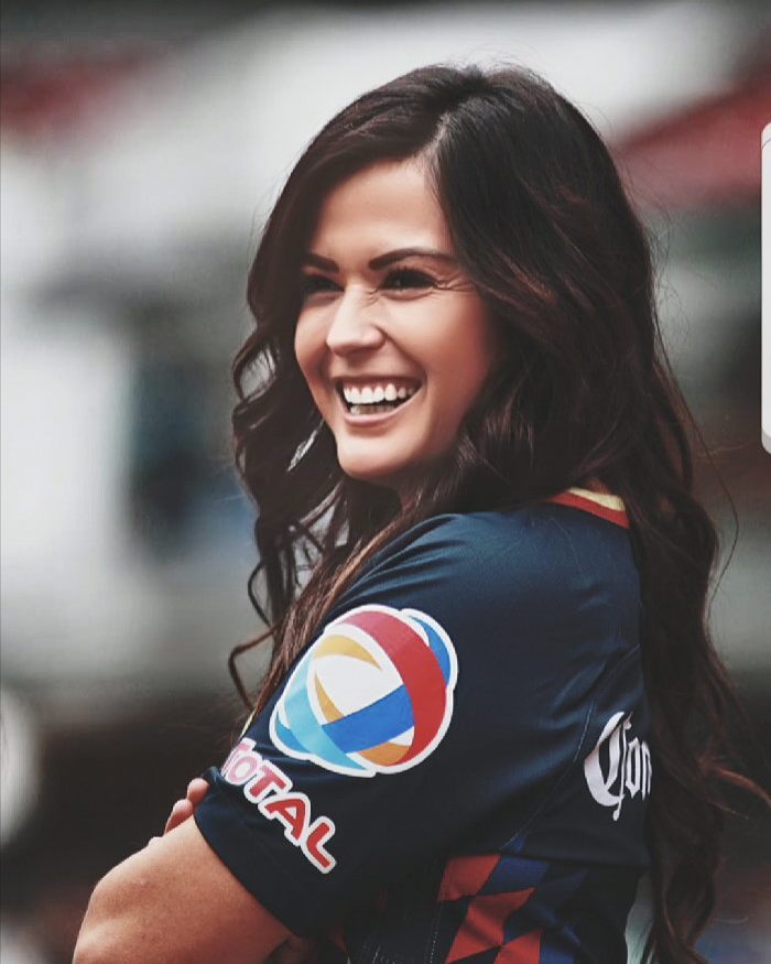 También es una fiel seguidora del América (marianaecheve)