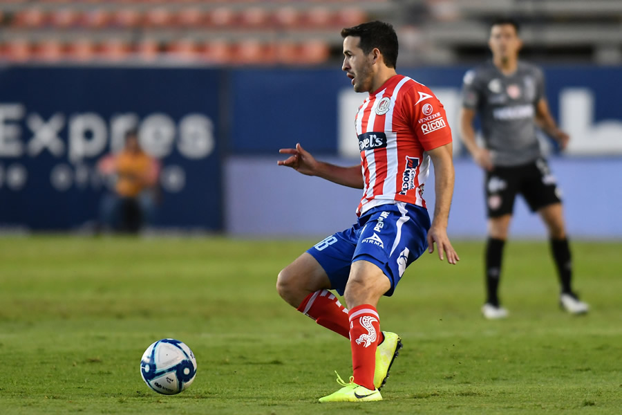 Camio Mayada pasó de noche. (Fotos: Imago 7 Mexsport)