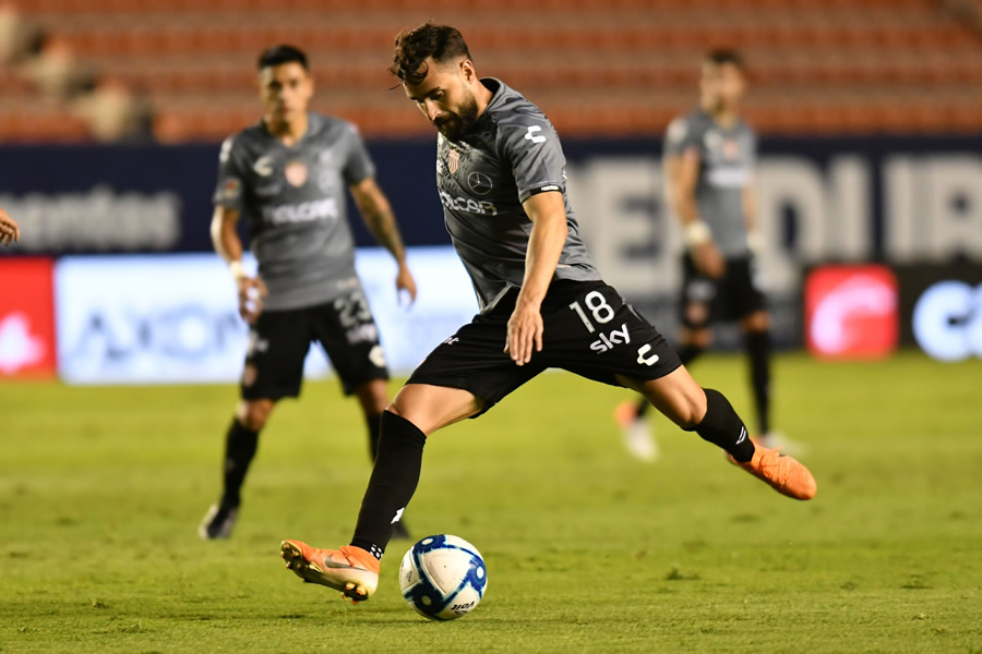 Luis Gallegos aporta mucho al ataque de Necaxa. (Fotos: Imago 7 Mexsport)