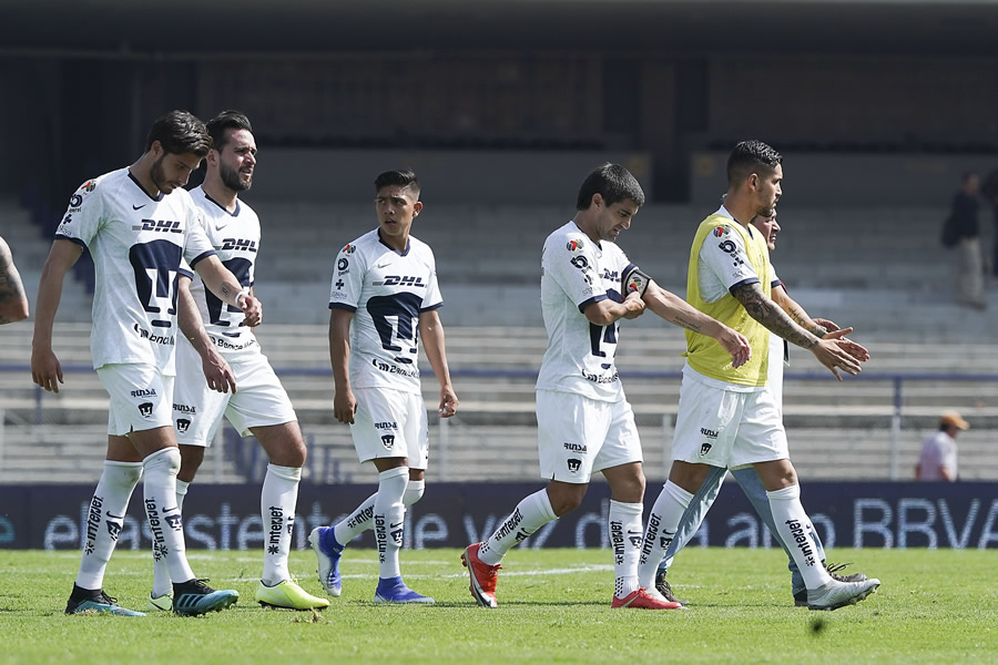 Caras largas y reclamos del lado felino tras el empate. (Fotos: Mexsport e Imago 7)