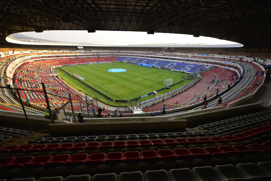 La Corregidora, en Querétaro, tiene una forma muy similar a la del Estadio Azteca. Hoy tiene lugar para 34 mil 107 seguidores. FOTO:  Mexspor