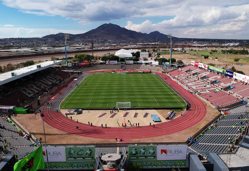 El Olímpico Benito Juárez, casa de los Bravos, se inauguró hace 38 años, se distingue por la cercanía entre las tribunas y la cancha. FOTO: Imago7