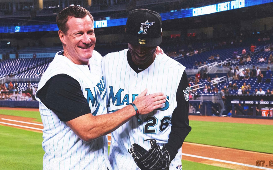 Los Marlins de Miami utilizaron un uniforme recordado por muchas personas en los últimos años, el mismo diseño con el que conquistaron la Serie Mundia