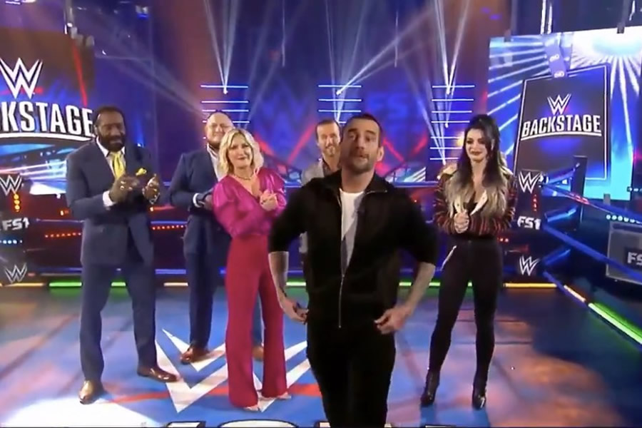 CM Punk apareció en los momentos finales del programa. (Foto: Fox Sports)