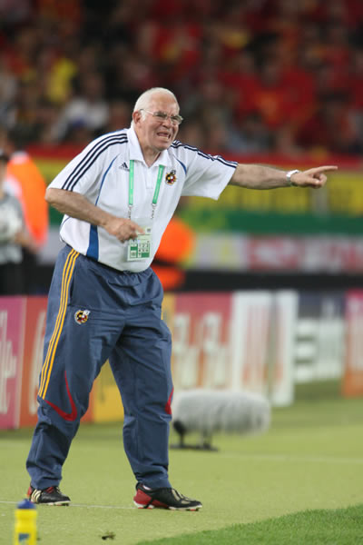 El temperamento de Luis Aragonés lo llevó a estar en el ojo del huracán, pero fue clave en el desarrollo del futbol español. FOTO: Mexsport.