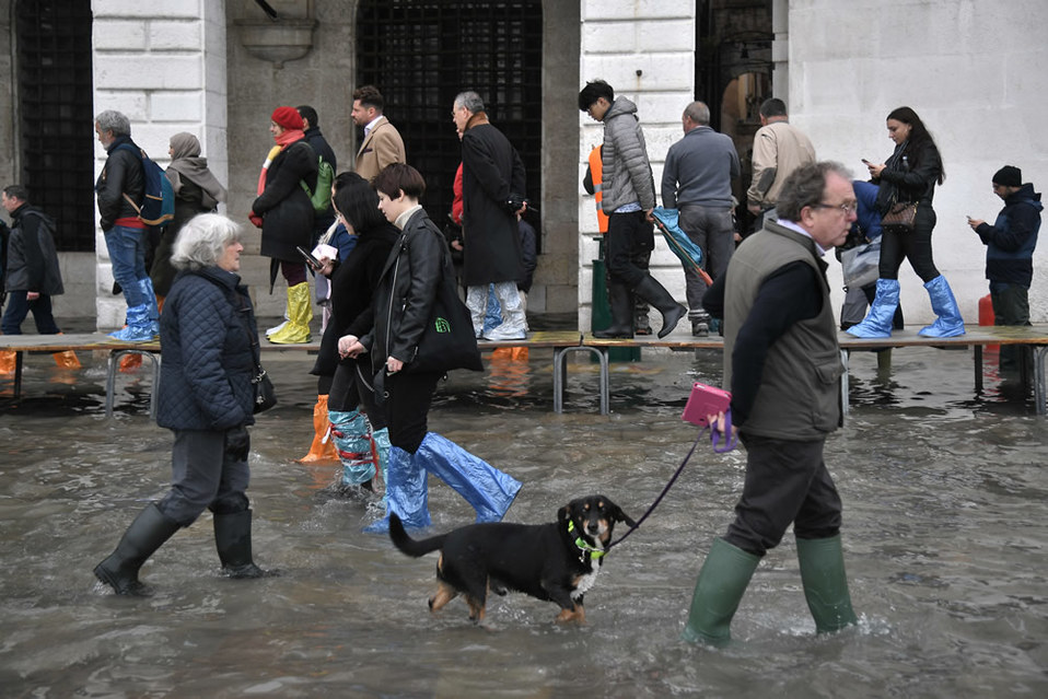 Así luce la ciudad donde el agua inundó palacios, museos, hoteles, tiendas y casas. (AFP)