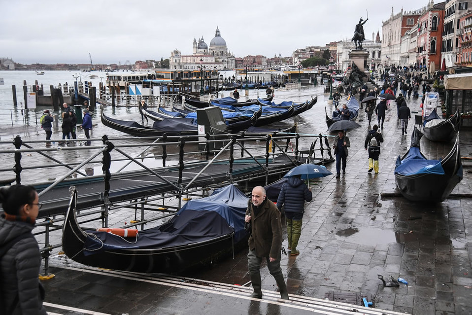 Así luce la ciudad donde el agua inundó palacios, museos, hoteles, tiendas y casas. (AFP)