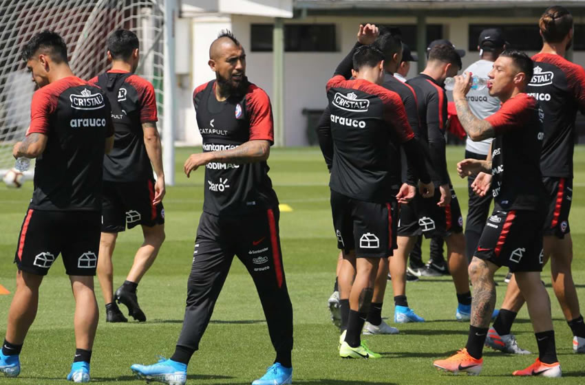 La selección de Chile fue liberada tras anunciar que no jugaría ante Perú. Foto: EFE