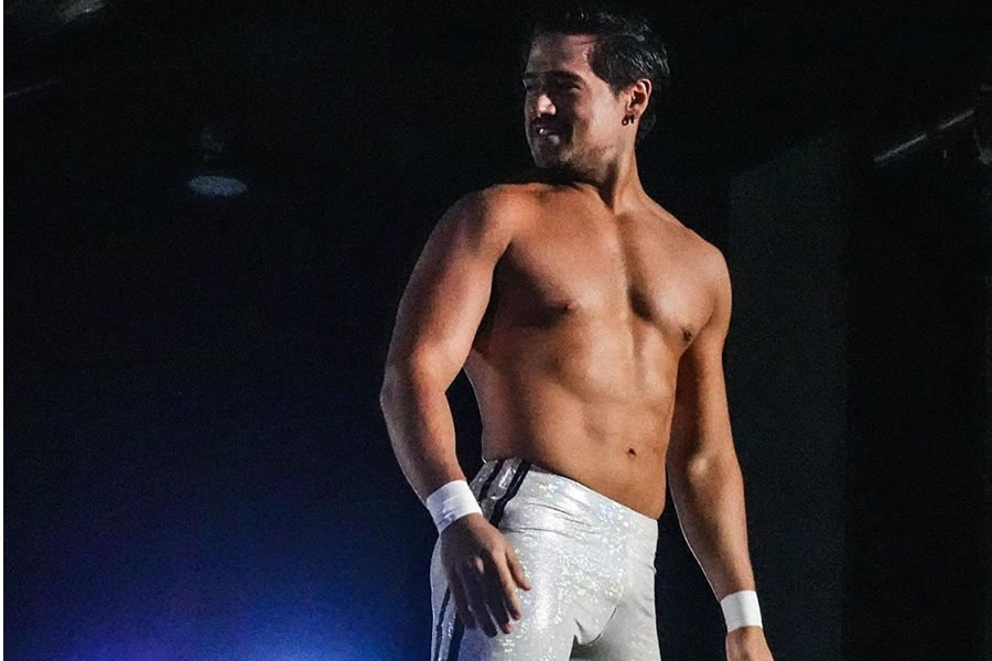 Ángel Garza no quita el dedo del renglón.