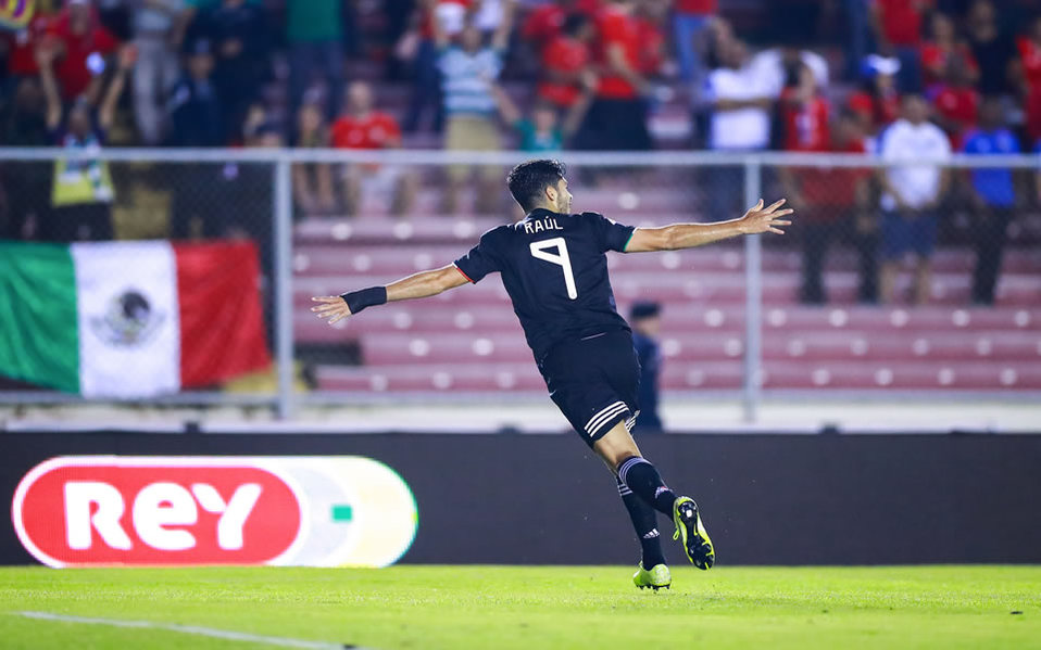 Raúl Jiménez anota el primer gol en el Panamá vs México (IMAGO7)