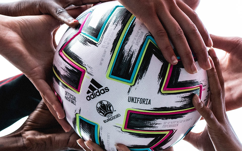 Uniforia se creó para reflejar el espíritu paneuropeo del torneo del próximo año. (adidas)