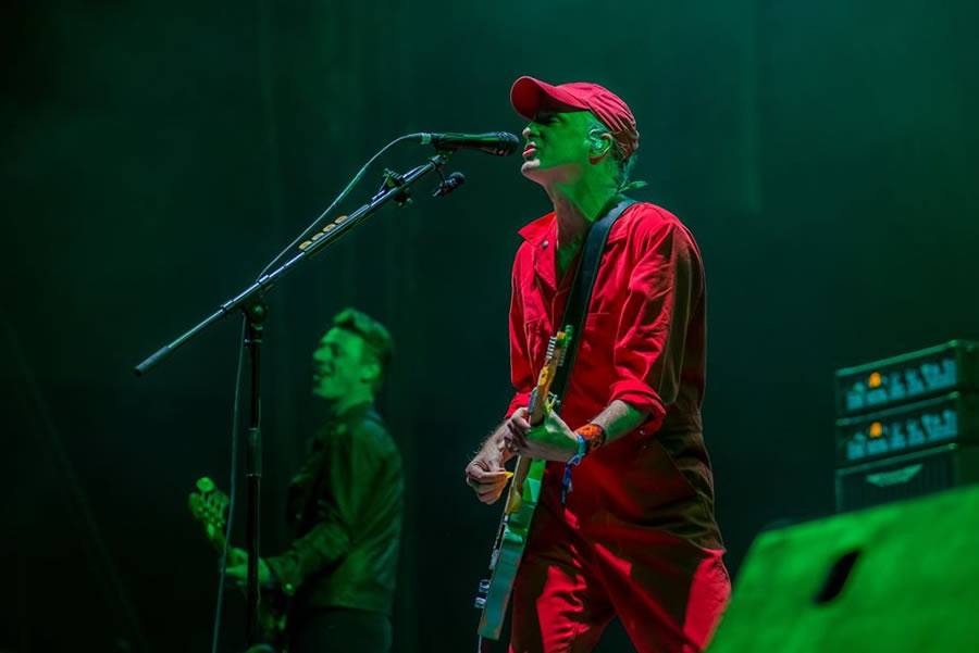 Travis deleitó a la banda que asistió al primer día del Corona Capital. FOTO: @CoronaCapital