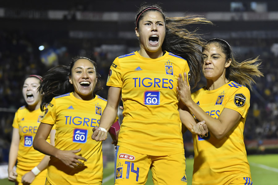 Lizbeth Ovalle abrió el marcador con un golazo. (Foto: Imago 7)