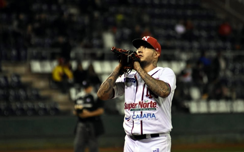 Velázquez tiene marca de 24-19 lanzando para la tribu del mayo. (Foto: @OficialMayos)