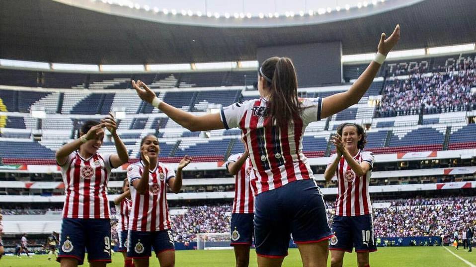 Norma Palafox es una de las jugadoras más famosas de la Liga MX Femenil, es de corazón Chiva y de indudable belleza.