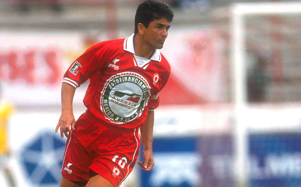 Campeón del Mundo en 1994, Bebeto vino de "vacaciones" a Toros Neza en 1999. (Mexsport)