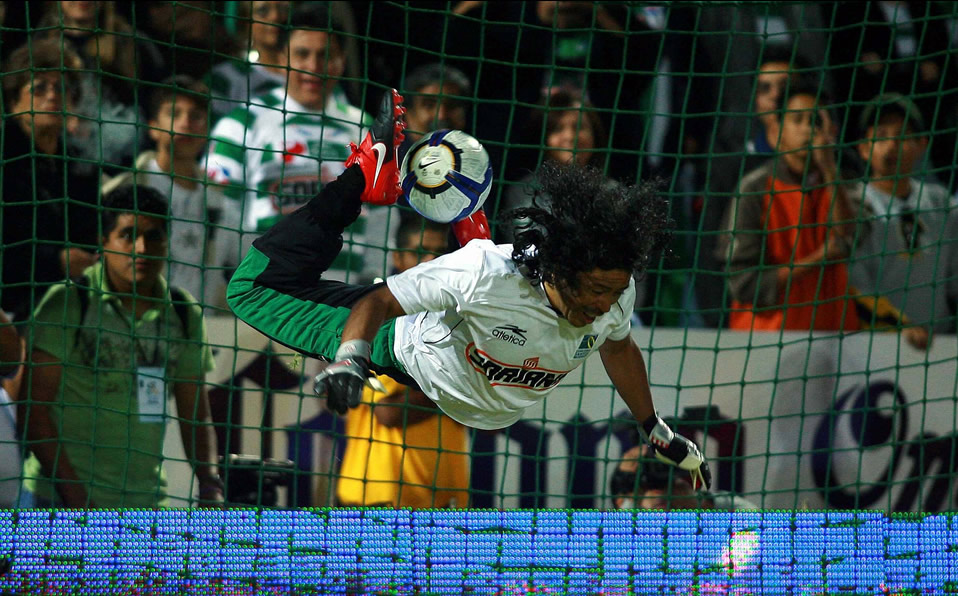 El amo del 'Escorpión', René Higuita jugó en México para el Veracruz entre 1997 y 1998. (Mexsport)