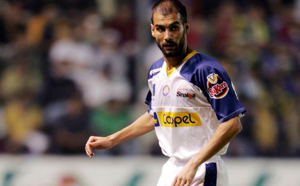El hombre que revolucionó el futbol como técnico, Pep Guardiola jugó en Dorados. (Mexsport)